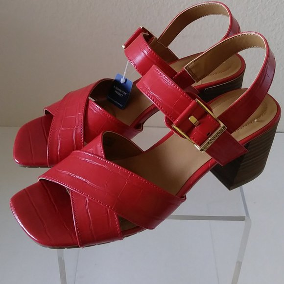 SOLD SOLD SOLD SOLD Reaction Kenneth Cole Red Cross Sandal 7 - Picture 8 of 16